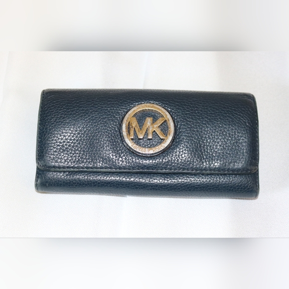 Michael Kors Wallet - Picture 1 of 6